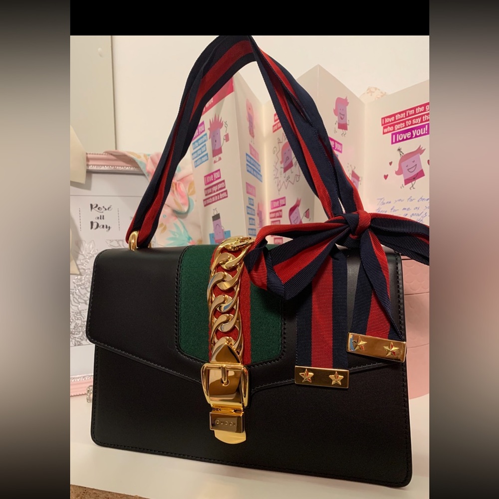 Gucci Sylvie Leather Shoulder Bag
